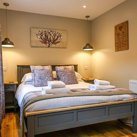 Bluebell Lodge 24 With Hot Tub Newton Stewart Bagian luar foto